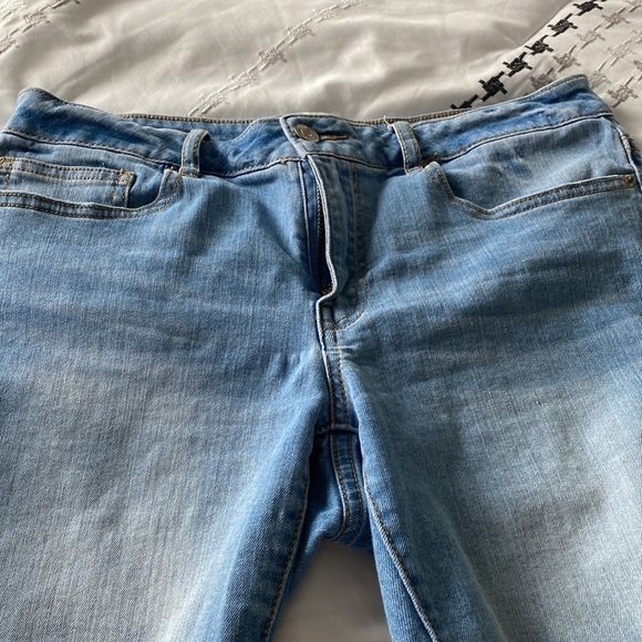 Forever 21 Denim Shorts - Picture 3 of 6